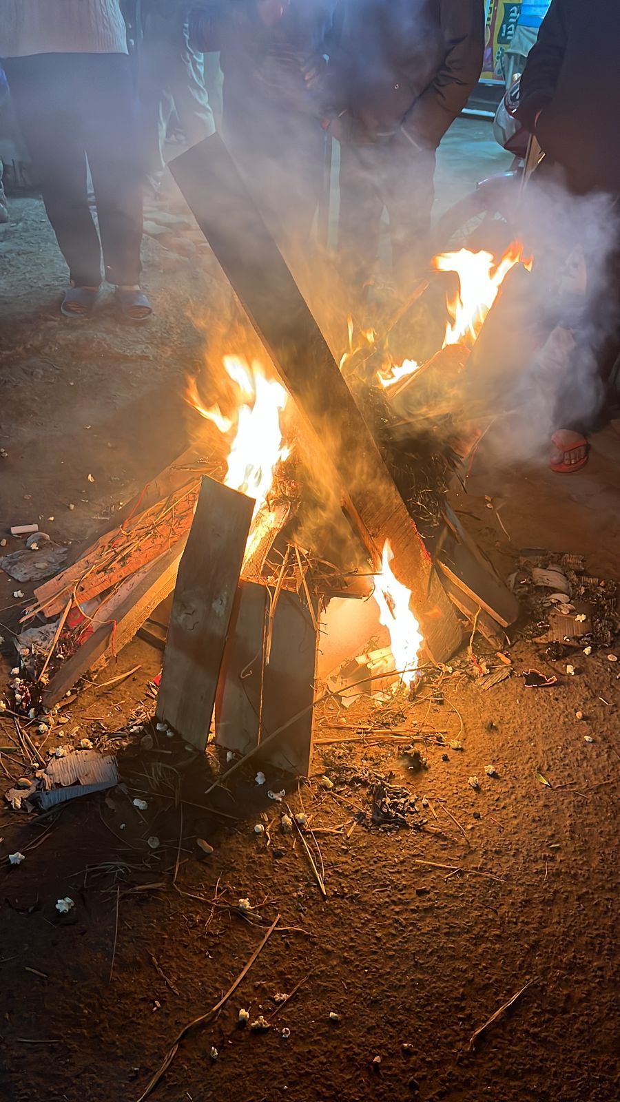 गाज़ियाबाद के मानवता संगठन ने लोहड़ी माता की अग्नि को साक्षी मान कर लिया यह प्रण।