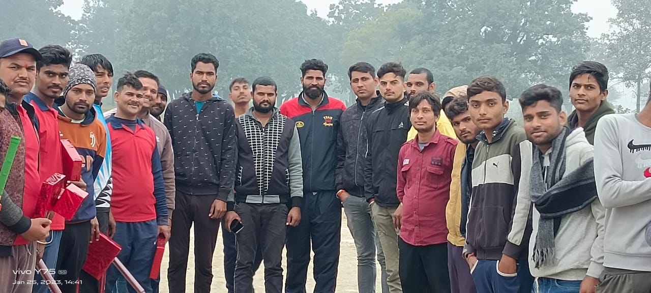 गोंडा: क्रिकेट टूर्नामेंट के फाइनल मैच में जय हिन्द स्पोर्ट क्रिकेट क्लब चकसनिया ने कटैला को 15 रनों से हराकर दर्ज की जीत