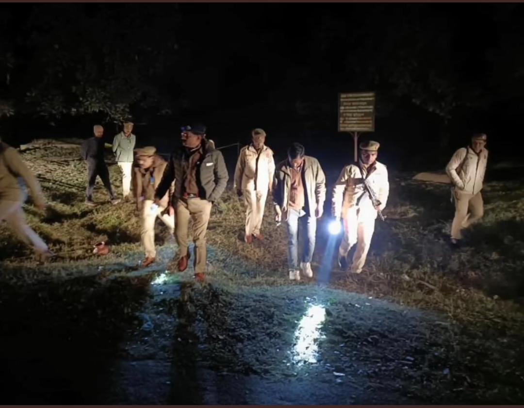 बाराबंकी पुलिस ने मुठभेड़ में पकड़े दो शातिर बदमाश,