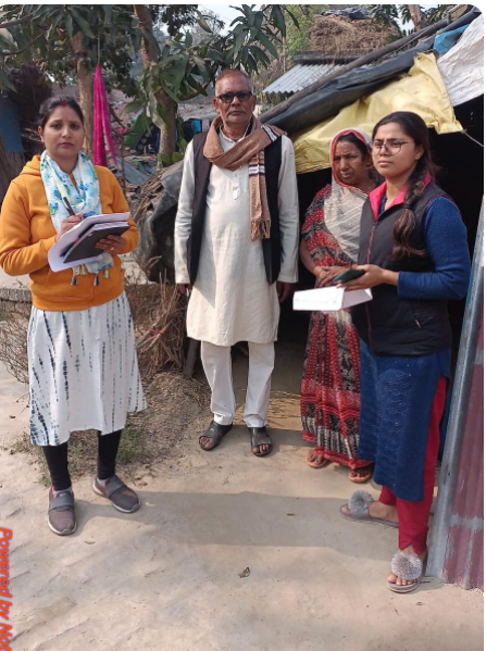 गोंडा : ग्राम पंचायत सचिव नंदनी मौर्या ने ऑपरेशन कायाकल्प के तहत विद्यालय में हो रहे निर्माण कार्यों का किया निरीक्षण