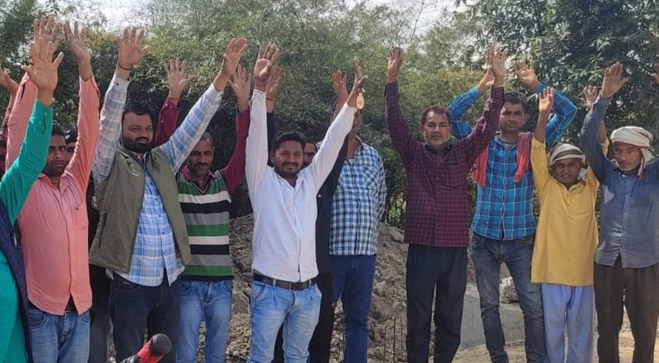 गोंडा : किसानों , श्रमिकों ठेकेदारों का भुगतान किए बिना ही तीसरी रेलवे लाइन बिछा रही कंपनी हुई फरार