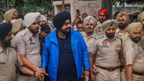 जेल से रिहा होने के बाद बोले नवजोत सिंह सिद्धू, पंजाब में राष्ट्रपति शासन लगाने की साजिश के खिलाफ दी चेतावनी
