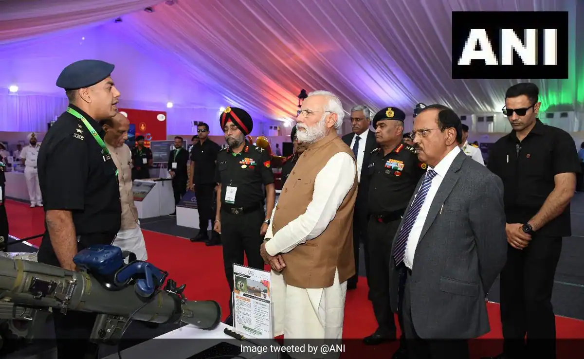 पीएम मोदी ने भोपाल में सशस्त्र बलों की ऑपरेशनल तैयारियों की समीक्षा की