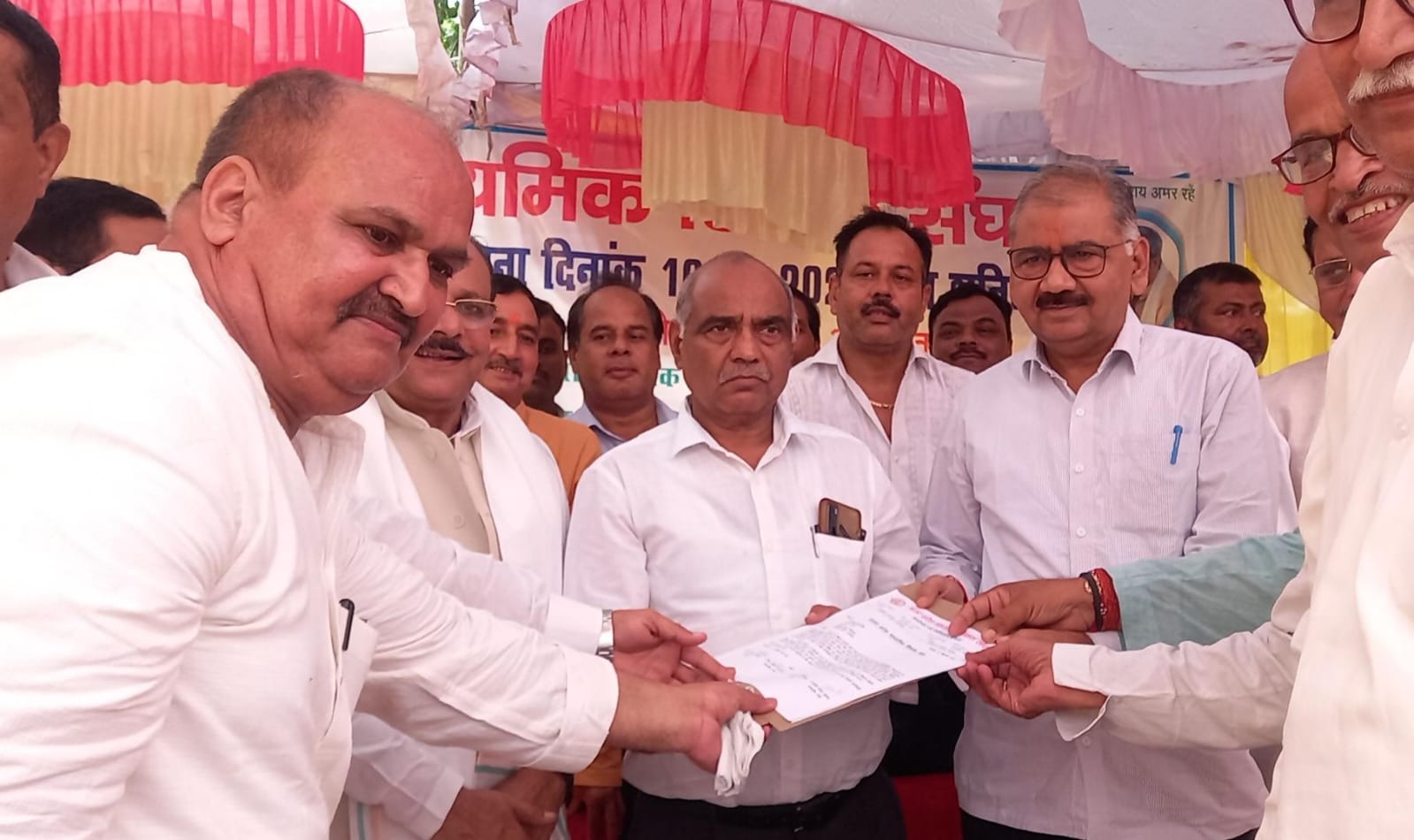 माध्यमिक शिक्षक संघ शर्मा गुट का एक दिवसीय धरना सम्पन्न