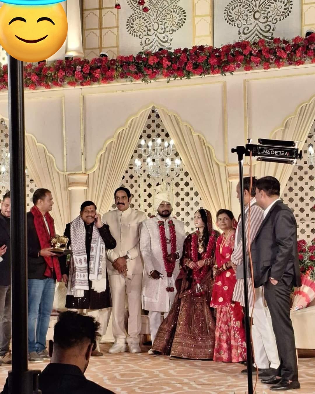 मध्य प्रदेश के मुख्यमंत्री मोहन यादव के बेटे वैभव यादव की पुष्कर (अजमेर) के रिसॉर्ट में शादी हुई। शादी में वर-वधु पक्ष के रिश्तेदारों के अलावा चुनिंदा मेहमानों को ही आमंत्रित किया गया।