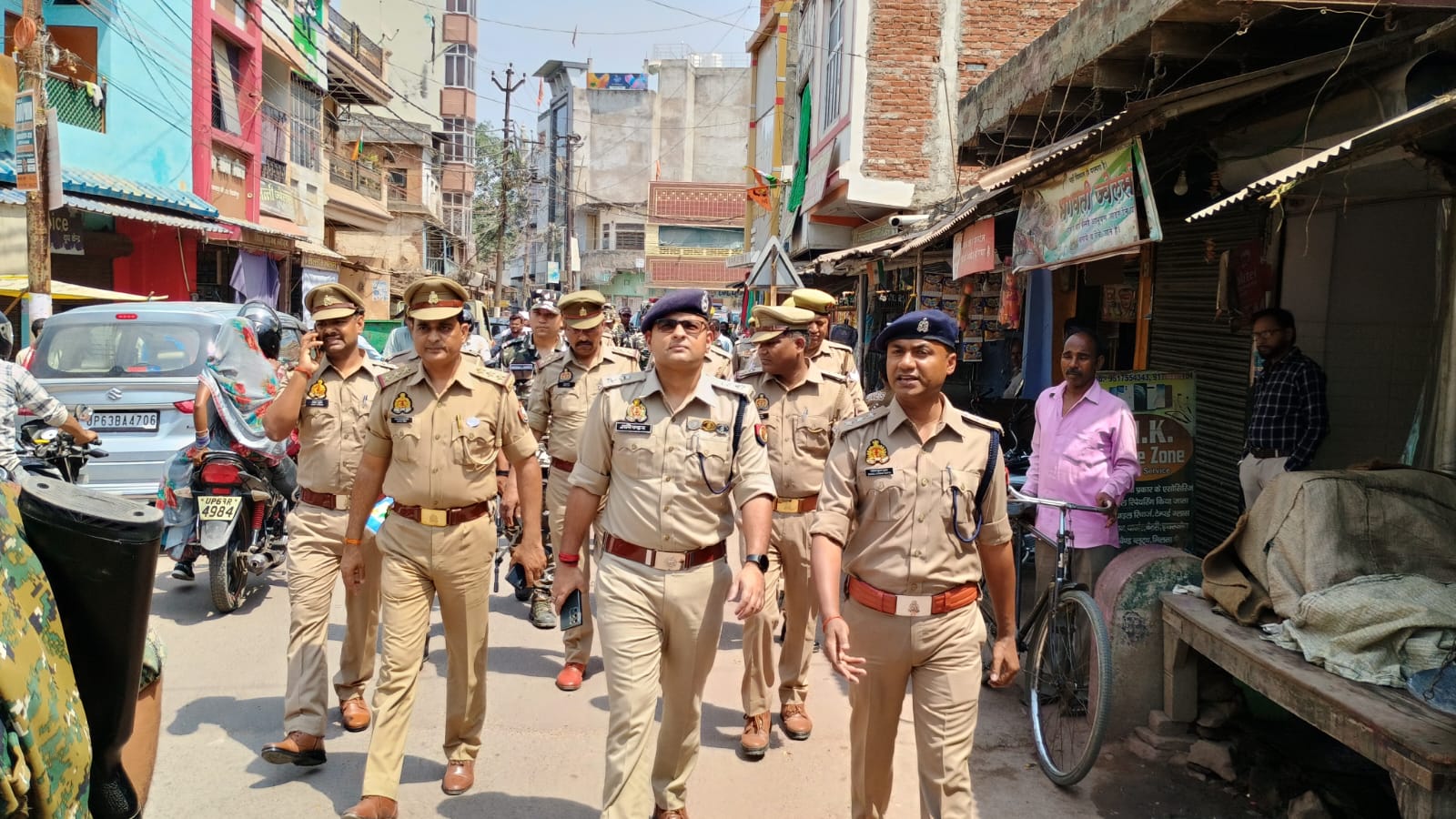 मिर्ज़ापुर पुलिस ने सभी थानो की गस्त बढ़ाई,रमजान और चुनाव के कारण सुरक्षा चाक चौबंद किया.....