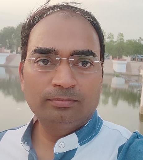 गोंडा : अदम गोंडवी की प्रतिरोध-चेतना' विषय पर चंद्र देव सिंह विशेन को अवध विश्वविद्यालय अयोध्या द्वारा मिली पीएचडी की उपाधि