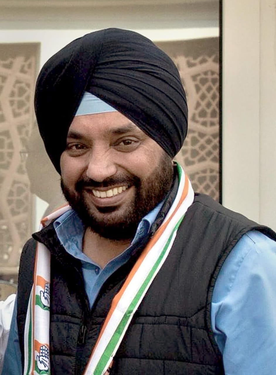 दिल्ली कांग्रेस के प्रदेश अध्यक्ष अरविंद सिंह लवली ने इस्तीफा दे दिया है। उन्होंने पार्टी अध्यक्ष लिखे पत्र में गंभीर मुद्दों का जिक्र किया है। लेकिन बताया जा रहा है उनकी जगह कन्हैया कुमार को टिकट दिए जाने से लवली खफा थे।
