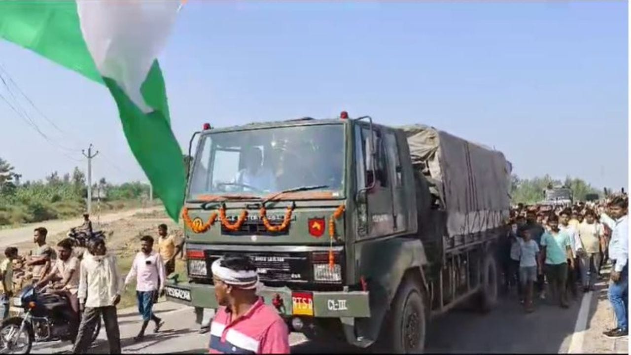 56 साल बाद घर पहुंचा शहीद का शव,1968 में विमान हादसे में मलखान सिंह की हुई थी मौत