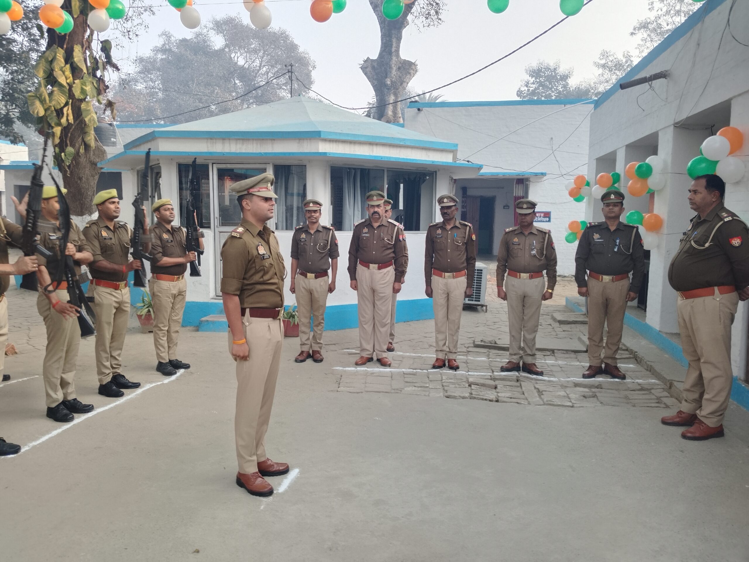 गोंडा : ब्रेकिंग न्यूज : थाना परसपुर में गणतंत्र दिवस पर ध्वजारोहण का कार्यक्रम शुरू