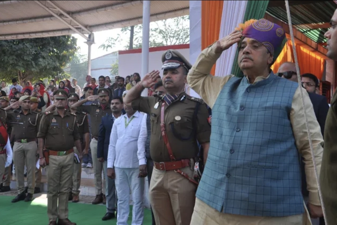 कैबिनेट मंत्री सुनील शर्मा ने पुलिस लाइन ग़ाज़ियाबाद में किया ध्वजारोहण... 26.01.2025