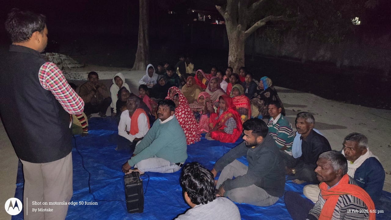 गऊ घाट हनुमान मंदिर मे श्री हनुमान चालीसा का पाठ