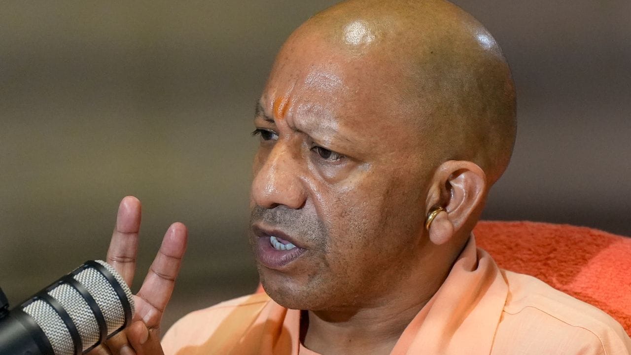 हिंदुओं से सीखें धार्मिक अनुशासन, सड़क पर नमाज न पढ़ने को लेकर सीएम योगी ने किया महाकुंभ का जिक्र,कहा-हाय तौबा मचाने वाले महाकुंभ से अनुशासन सीखे..... 01.04.2025