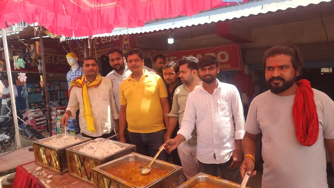 गोंडा : जेठ के दूसरे बड़े मंगलवार पर परसपुर में उमड़ा श्रद्धालुओं का जनसैलाब, जगह-जगह भंडारे और जयकारों से गूंजा नगर