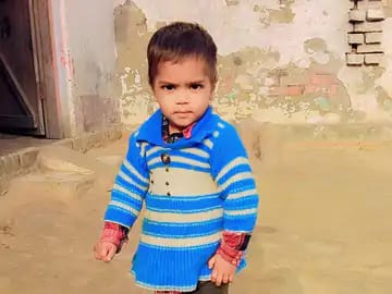 गोंडा : सहन दरवाजे के सामने जलजमाव वाले गड्ढे में गिरने से मासूम बच्ची की मौत, गांव में पसरा मातम
