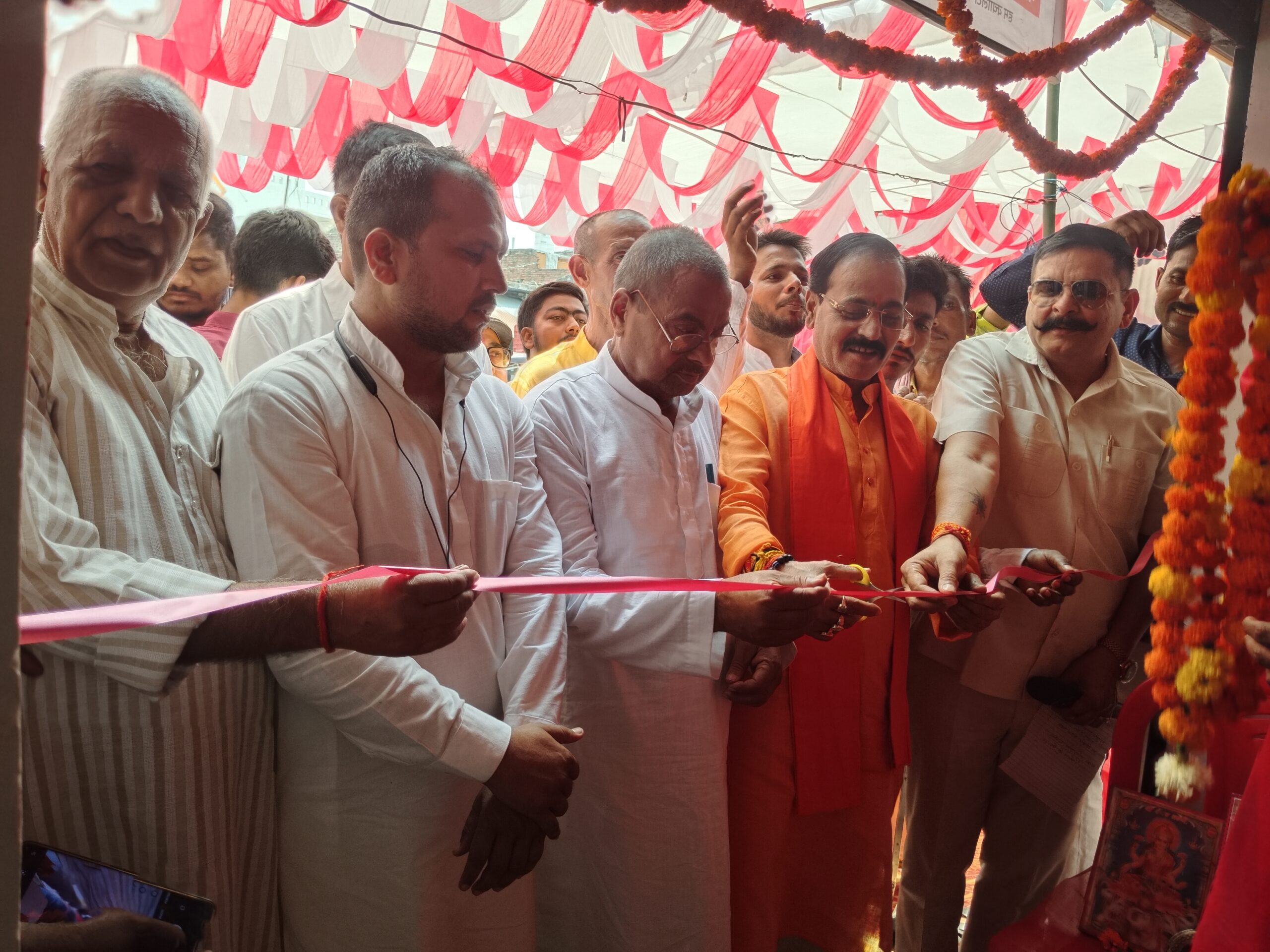 गोंडा : परसपुर में तारा ग्रुप का पशुआहार बफर गोदाम का किया गया भव्य उद्घाटन, पशुपालकों को मिलेगा बेहतर पोषण